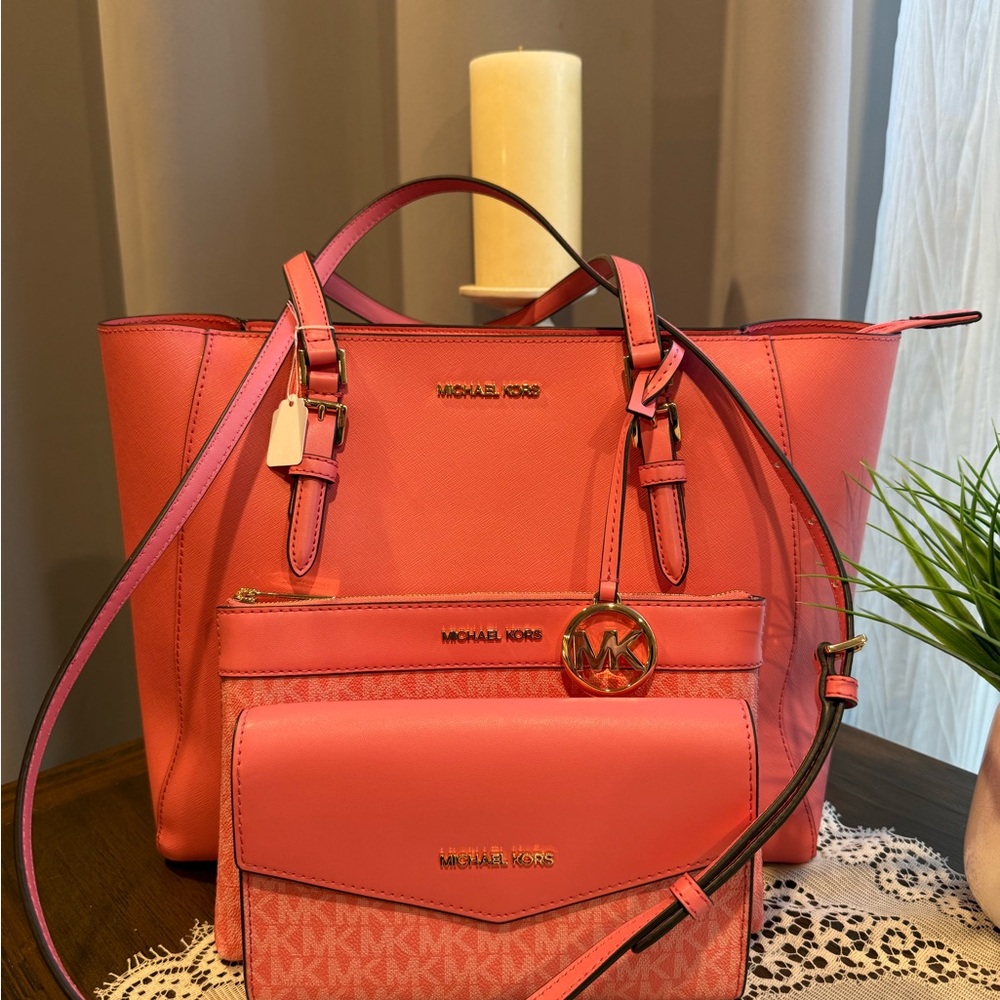 NWT Michael Kors Charlotte Large 3~in~ 1 Tote Pink and Wallet Set Tea Rose